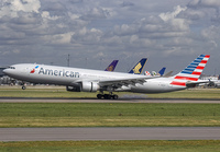 AMERICAN_A330-300_N274AY_LHR_0817_1_JP_small.jpg