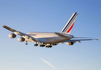 AIRFRANCE_A380_F-HPJJ_LAX_1114L_jP_small.jpg