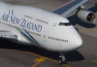 AIRNEWZEALAND_747-400_ZK-NBS_LAX_12_04B.jpg