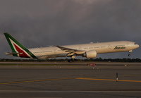 ALITALIA_777-300_EI-WLA_JFK_0918_4_JP_small.jpg