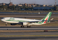 ALITALIA_A330-200_EI-EJH_JFK_0919_JP_small.jpg