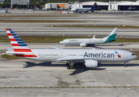 AMERICAN_777-200_N752AN_MIA_1125_JP_small.jpg