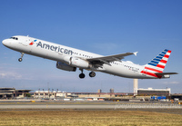 AMERICAN_A321_N560UW_EWR_1023_JP_small.jpg