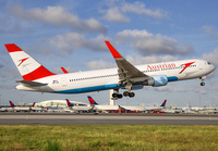 AUSTRIAN_767-300_OE-LAE_JFK_0916A_1_JP_small1.jpg