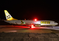 BUZZ_737-8MAX_SP-RZA_RHO_0824_JP_small~0.jpg