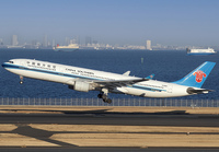 CHINASOUTHERN_A330-300_B-8359_HND_0224_3_JP_small.jpg