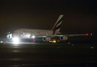 EMIRATES_A380_A6-EDP_JFK_0612B_JP_small~0.jpg