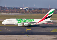 EMIRATES_A380_A6-EOK_DUS_1118_2_JP_small.jpg
