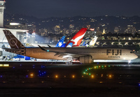 FIJI_A350-9_DQ-FAN_LAX_0226_JP_small.jpg