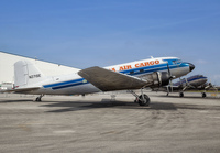 FLORIDAAIRCARGO_DC3_N271SE_OPF_0115B2BK_JP_small.jpg