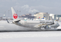 JAL_737-800_JA342J_CTS_0117B_JP_small.jpg