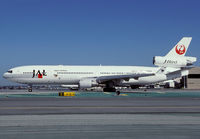 JAL_MD11_JA8584_LAX_0400_JP_small.jpg