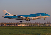 KLM_747-400_PH-BFI_AMS_0415E_JP_small123.jpg