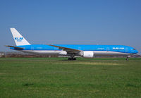 KLM_777-300_PH-BVB_AMS_0415_JP_small.jpg