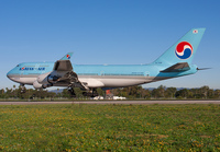KOREAN_747-400_HL7498_LAX_02_09D_JP_small.jpg