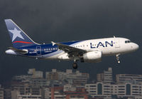 LAN-ECUADOR_A318_UIO_1209jp.jpg
