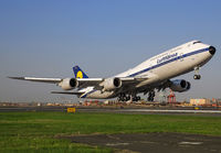 LUFTHANSA_747-8_D-ABYT_EWR_0515BM_JP_small.jpg
