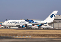 MALAYSIA_A380_9M-MNB_NRT_0119_JP_small~0.jpg