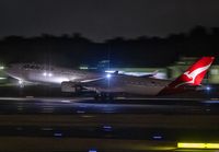 QANTAS_A330-300_VH-QPC_NRT_0117283_JP_small.jpg