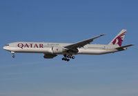 QATAR_777-300_A7-BAQ_FRA_1112_JP_small.jpg