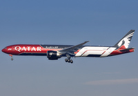 QATAR_777-300_A7-BEG_JFK_1026_JP_small.jpg