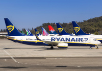 RYANAIR_737-800_9H-QDZ_RHO_0824_JP_small.jpg