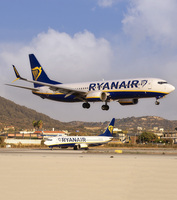 RYANAIR_737-800_EI-EXF_RHO_0824_JP_small.jpg