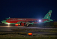 WINDROSE_A320_UR-WRM_RHO_0818_5_JP_small.jpg